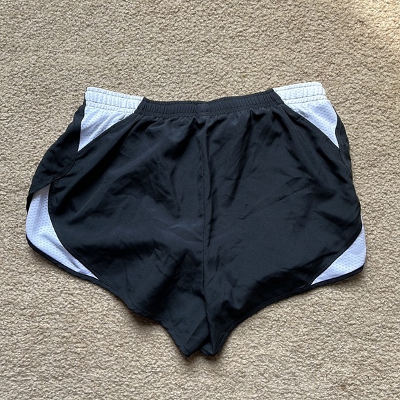 🍀ASICS lined running shorts - Picture 2 of 3